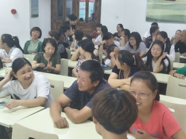 【尊重生命,讓愛流動(dòng)】--2017&ldquo;做持證上崗的智慧型父母&rdquo;社區(qū)家長(zhǎng)學(xué)校培訓(xùn)講座